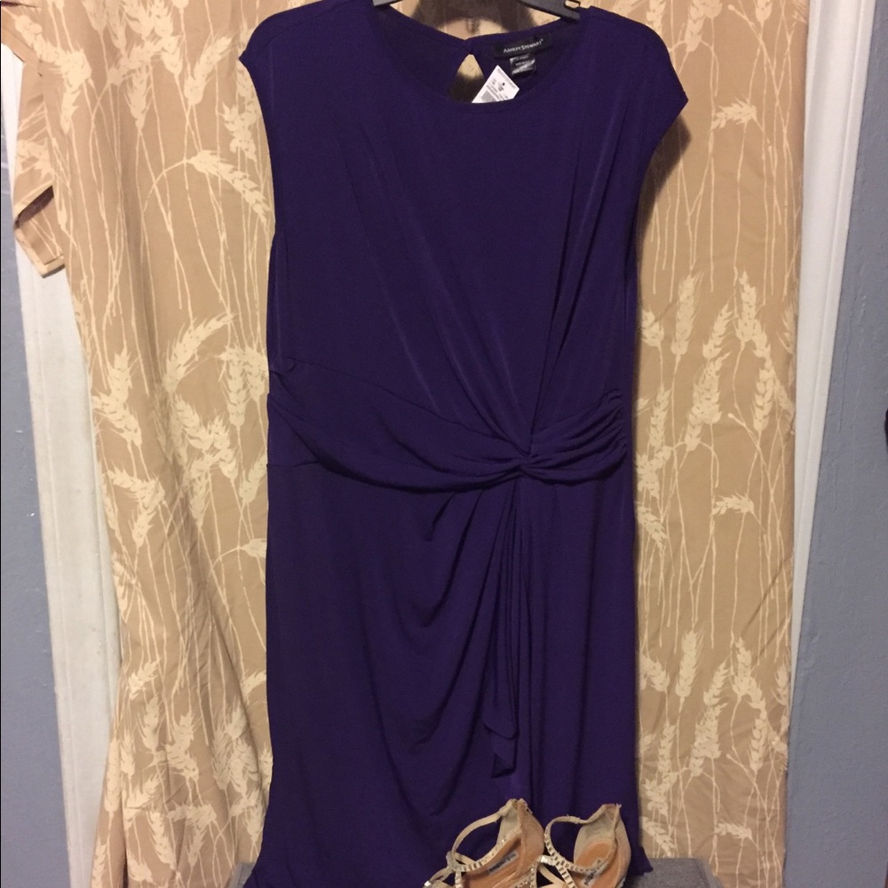 Purple dress with knot on the front